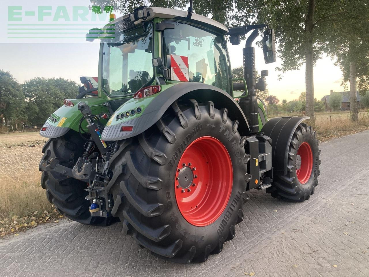 Fendt 724 vario profi+ - Трактор: фото 4 Fendt 724 vario profi+ - Трактор: фото 4