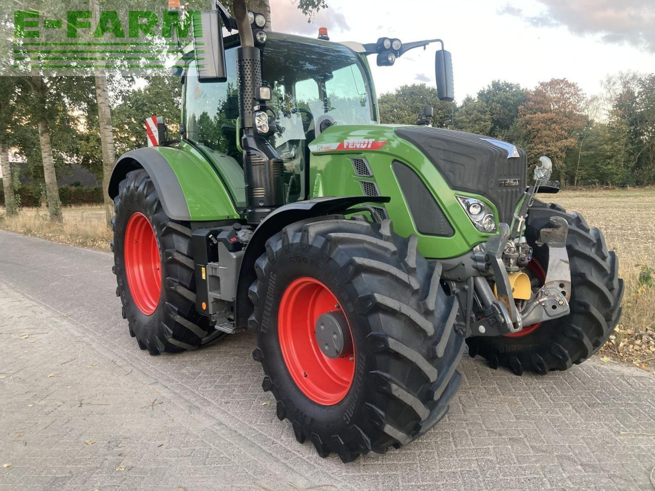 Fendt 724 vario profi+ - Трактор: фото 2 Fendt 724 vario profi+ - Трактор: фото 2