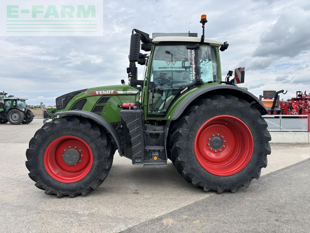 Fendt 724 vario profi+ ProfiPlus - Трактор: фото 3 Fendt 724 vario profi+ ProfiPlus - Трактор: фото 3