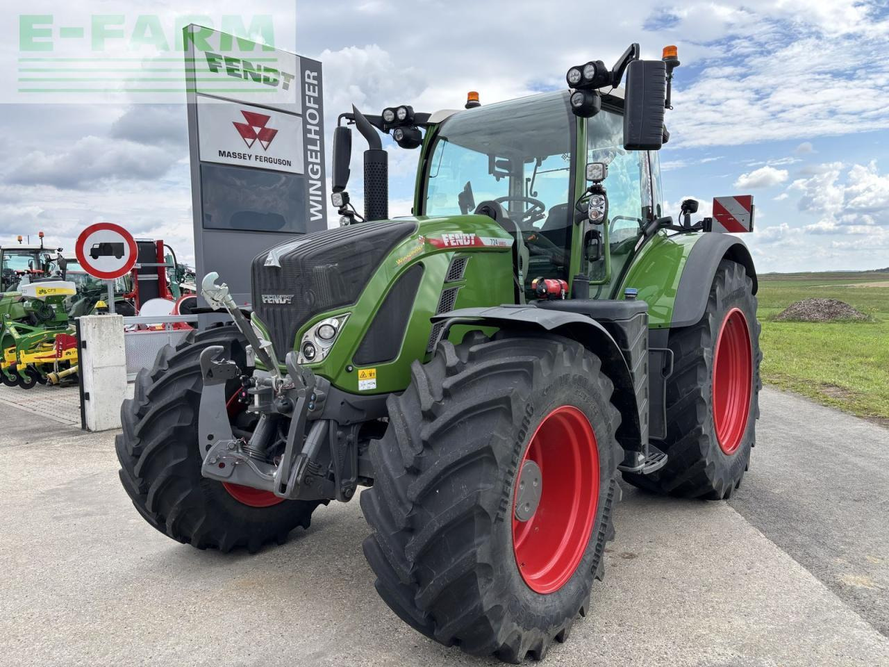 Fendt 724 vario profi+ ProfiPlus - Трактор: фото 1 Fendt 724 vario profi+ ProfiPlus - Трактор: фото 1