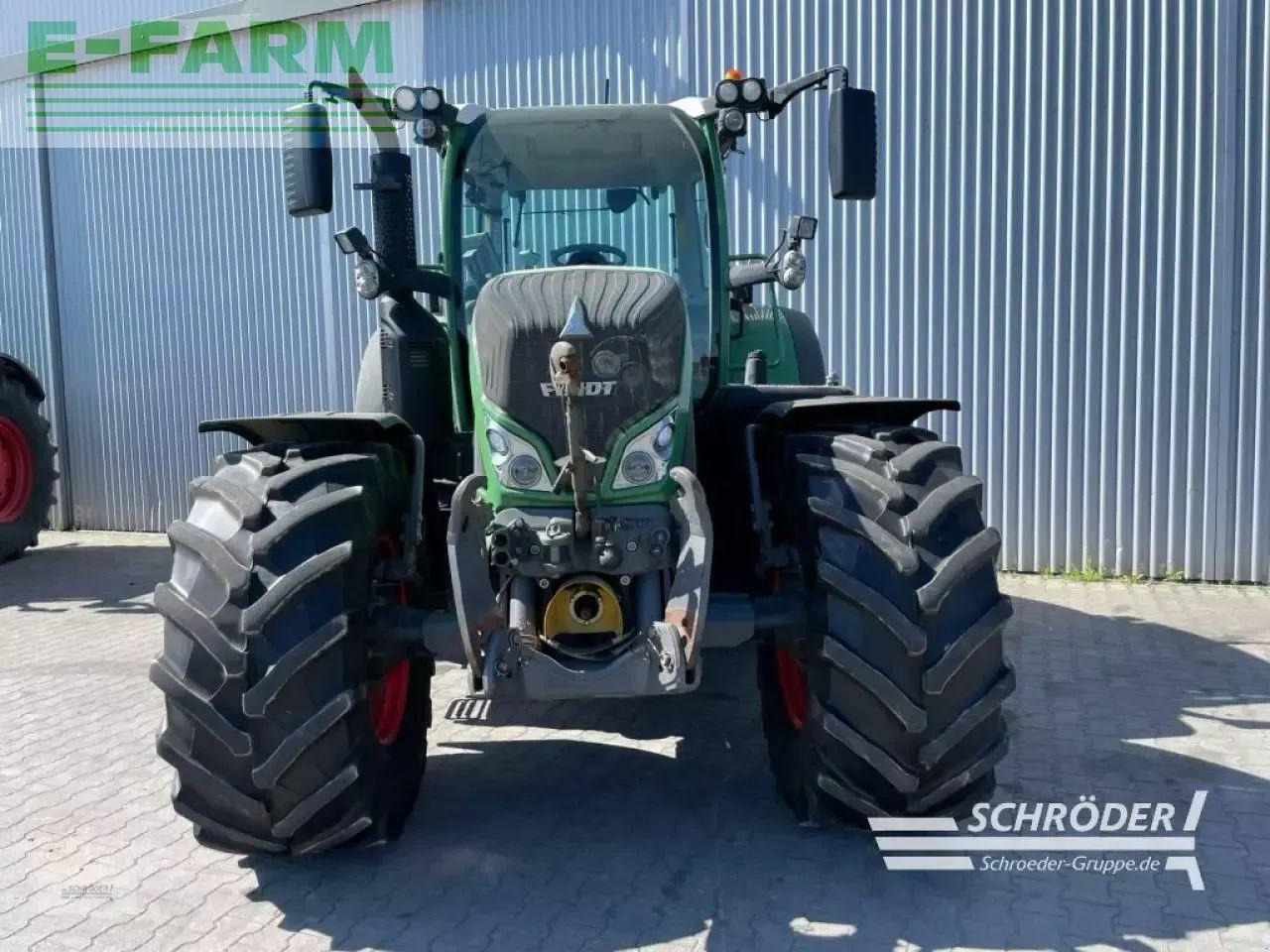 Трактор Fendt 724 vario s4 profi plus: фото 12 Трактор Fendt 724 vario s4 profi plus: фото 12