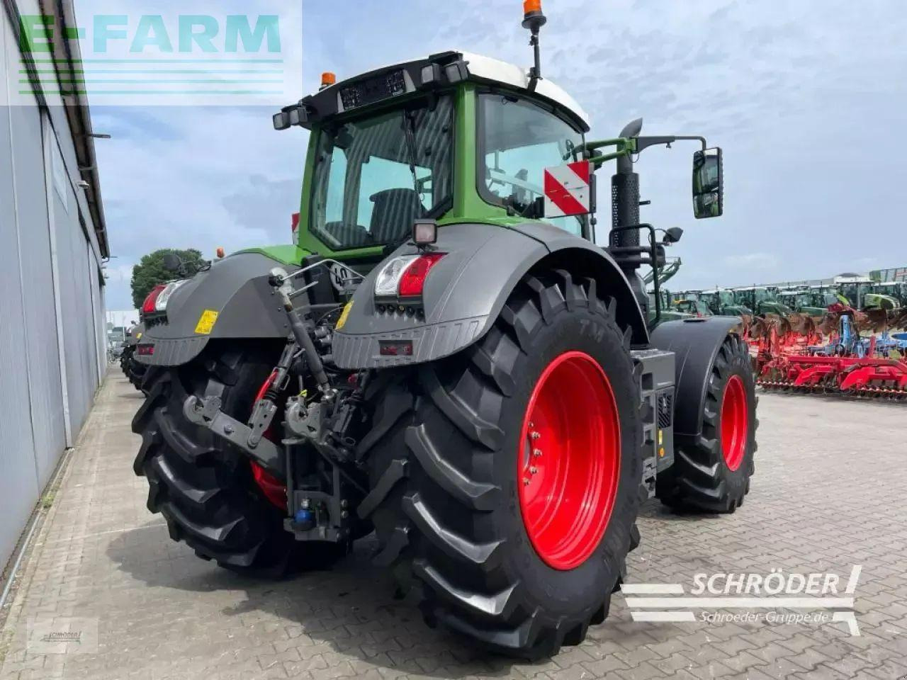 Fendt 824 vario s4 profi plus ProfiPlus - Трактор: фото 3 Fendt 824 vario s4 profi plus ProfiPlus - Трактор: фото 3