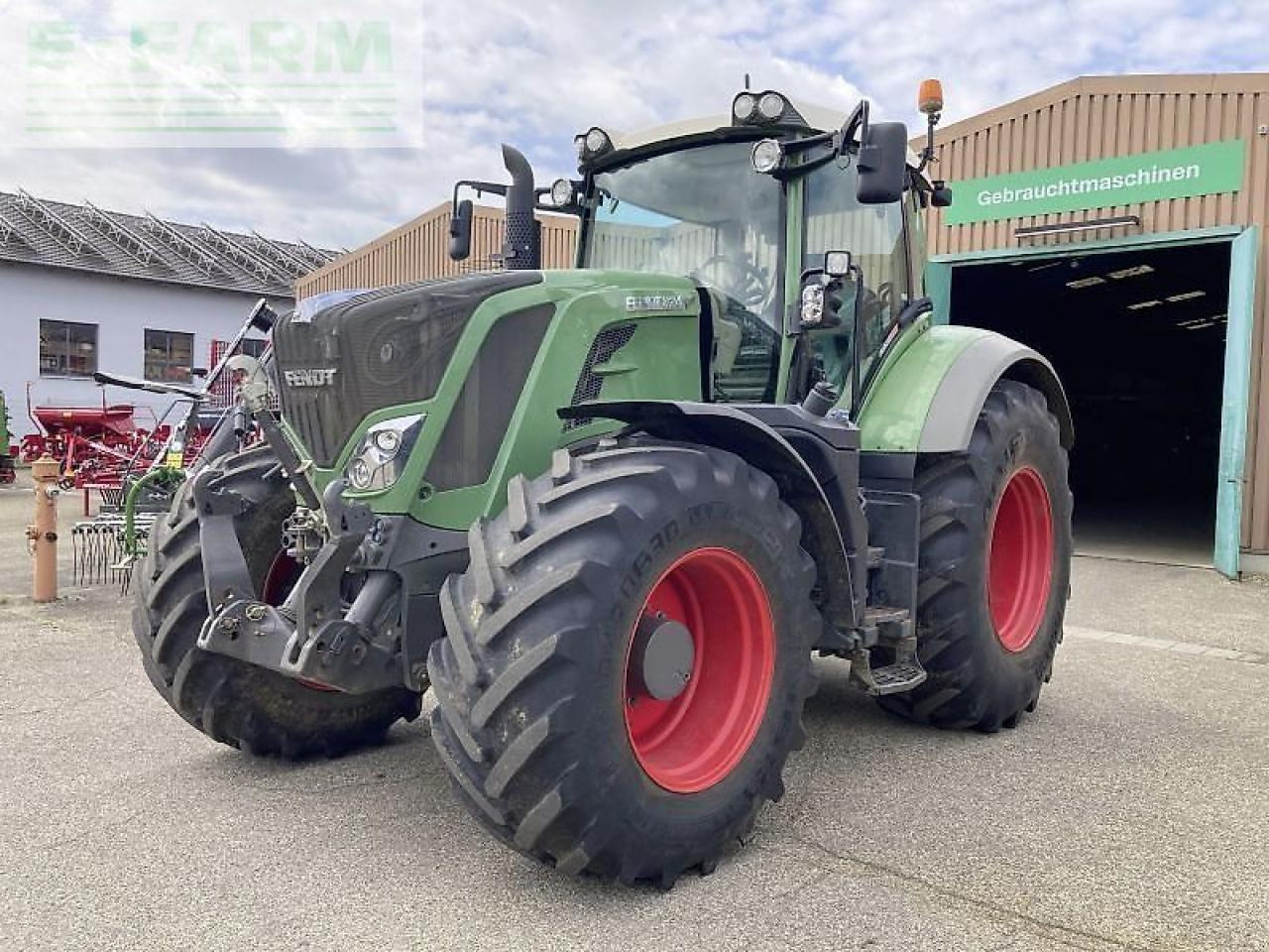 Fendt 824 vario s4 profi plus ProfiPlus - Трактор: фото 2 Fendt 824 vario s4 profi plus ProfiPlus - Трактор: фото 2