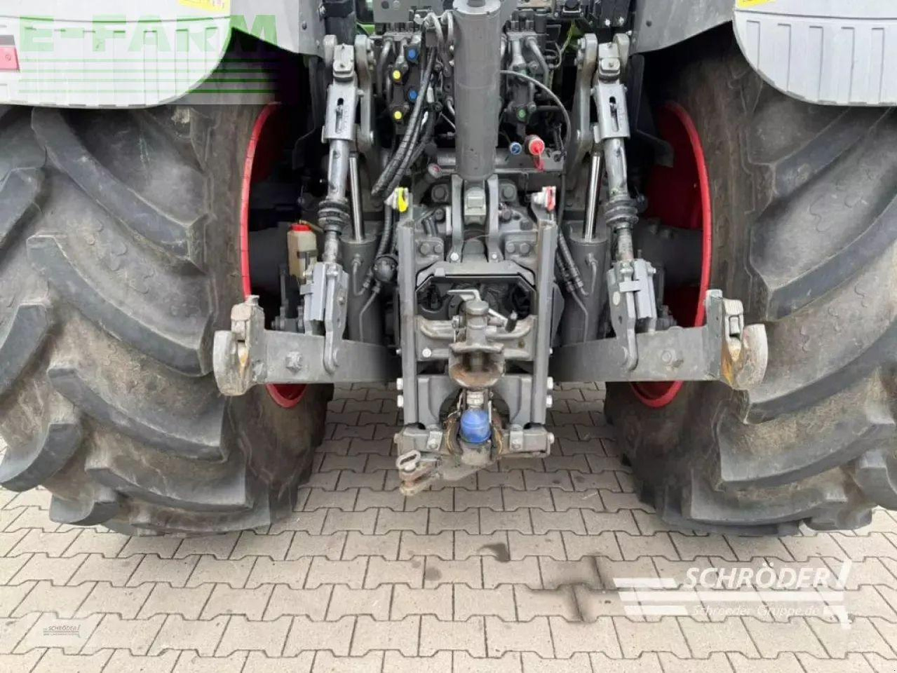 Fendt 824 vario s4 profi plus ProfiPlus - Трактор: фото 5 Fendt 824 vario s4 profi plus ProfiPlus - Трактор: фото 5