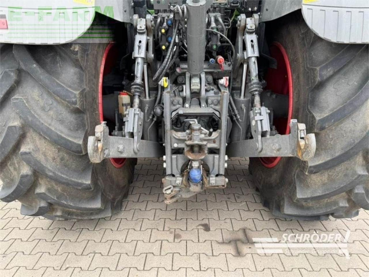 Fendt 824 vario s4 profi plus ProfiPlus - Трактор: фото 5 Fendt 824 vario s4 profi plus ProfiPlus - Трактор: фото 5