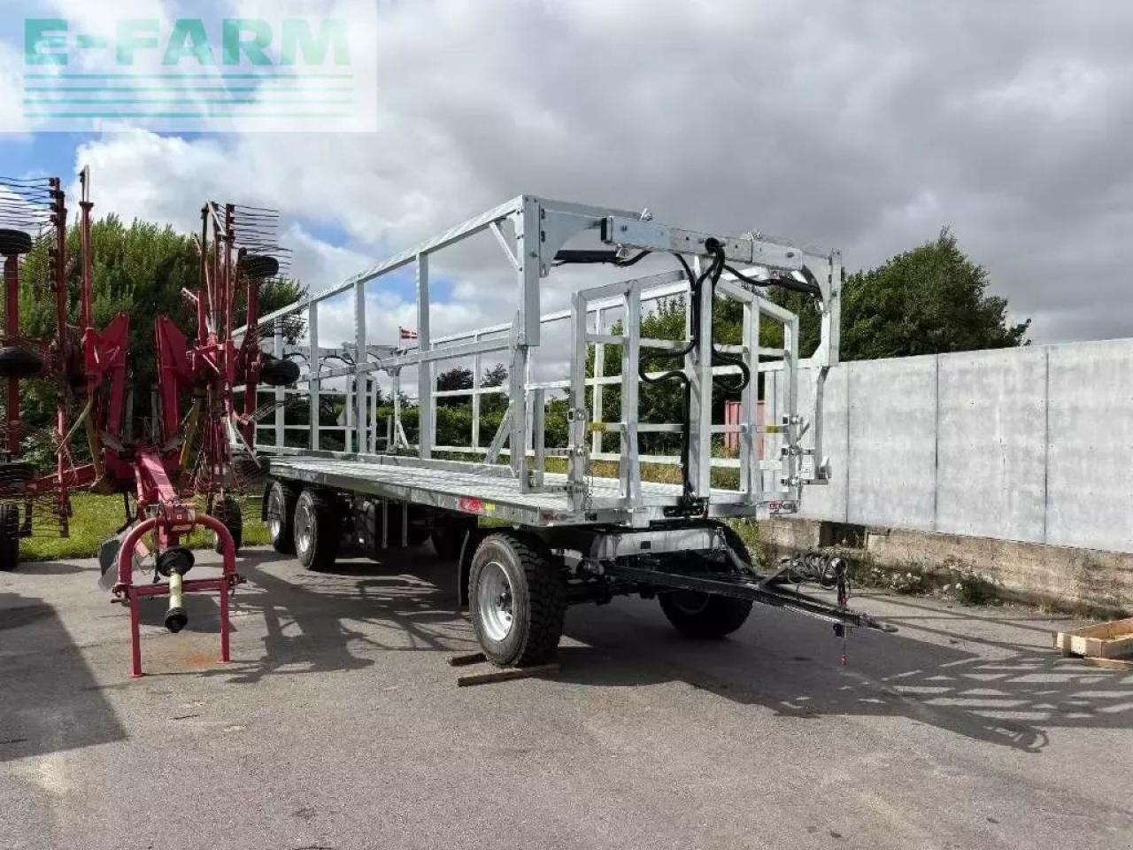 Fliegl dpw 240 bl profi - Сельскохозяйственный прицеп-платформа: фото 2 Fliegl dpw 240 bl profi - Сельскохозяйственный прицеп-платформа: фото 2