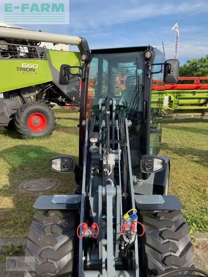 Giant g2300 hd - Колёсный погрузчик: фото 4 Giant g2300 hd - Колёсный погрузчик: фото 4