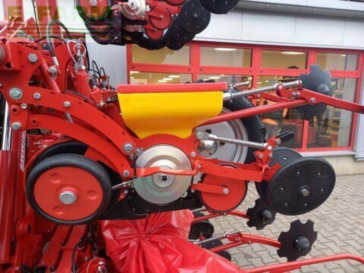 Grimme matrix 1800 - Сеялка точного высева: фото 4 Grimme matrix 1800 - Сеялка точного высева: фото 4