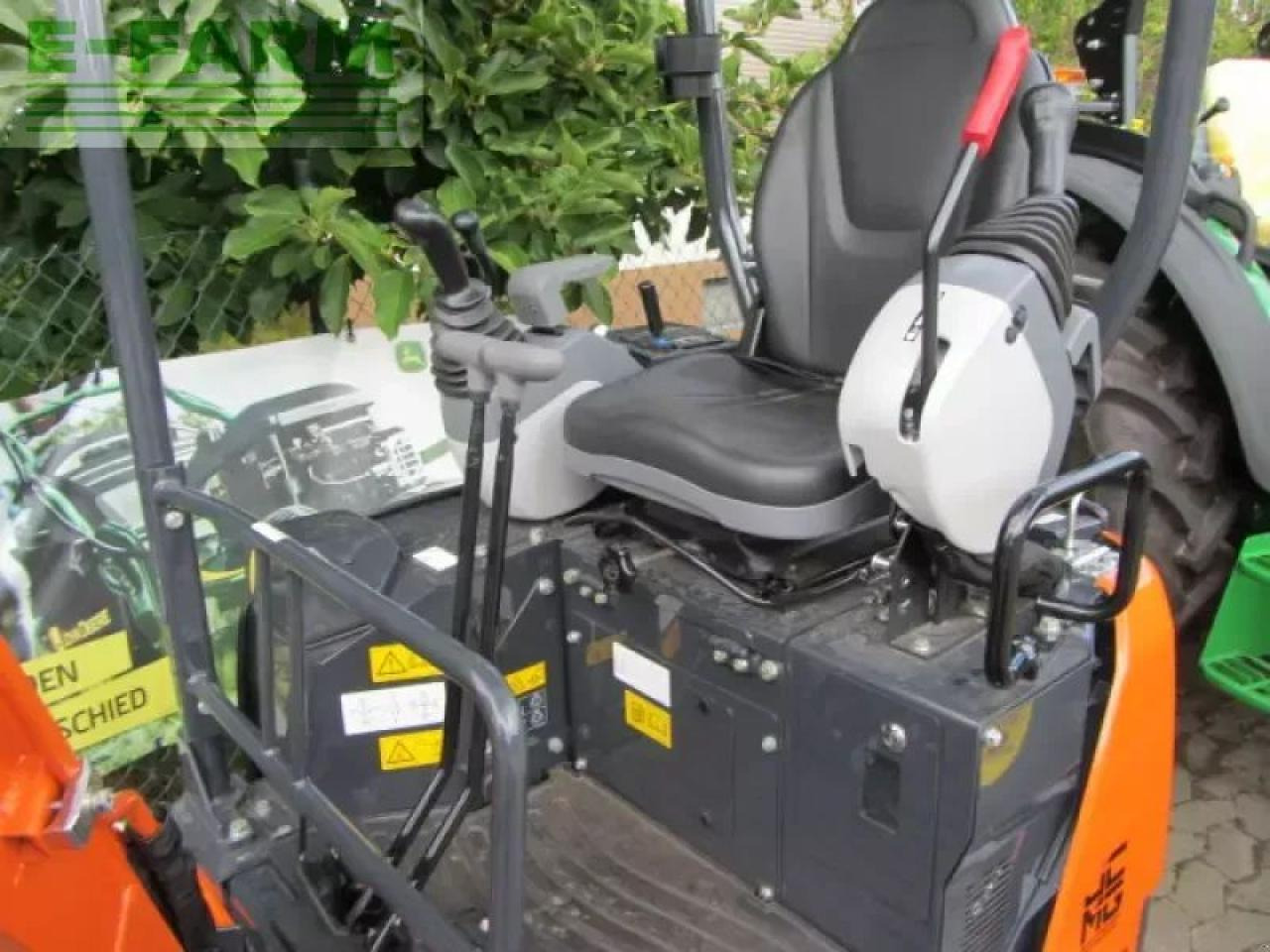 Hitachi zx 17 u-2 - Мини-экскаватор: фото 2 Hitachi zx 17 u-2 - Мини-экскаватор: фото 2