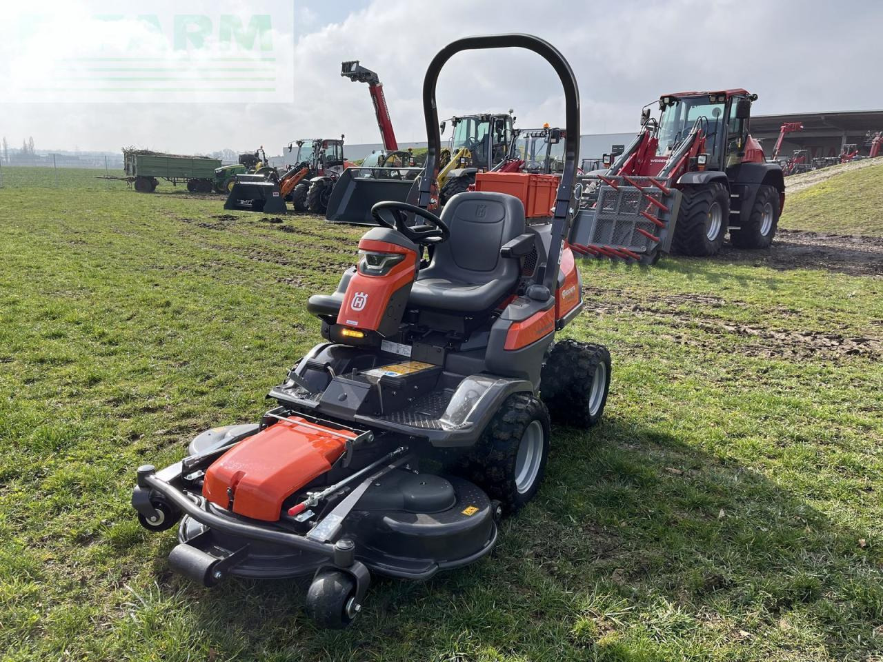 Husqvarna p 524xr efi mit funksteuerung inkl. mähdeck - Трактор: фото 2 Husqvarna p 524xr efi mit funksteuerung inkl. mähdeck - Трактор: фото 2
