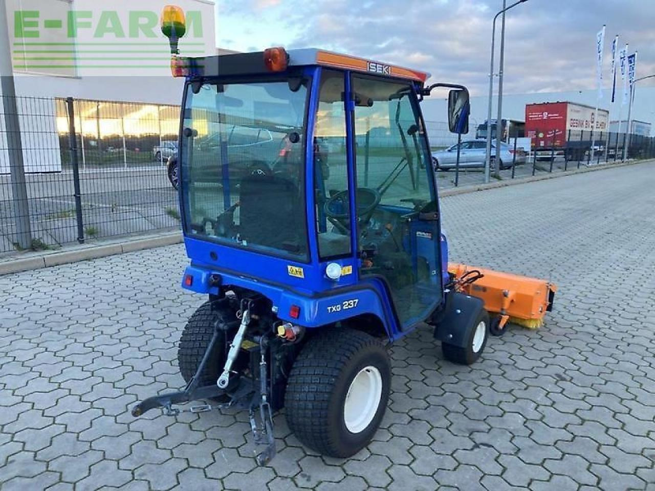 Iseki tgx 237 kehrmaschine, sichermäher - Трактор: фото 5 Iseki tgx 237 kehrmaschine, sichermäher - Трактор: фото 5
