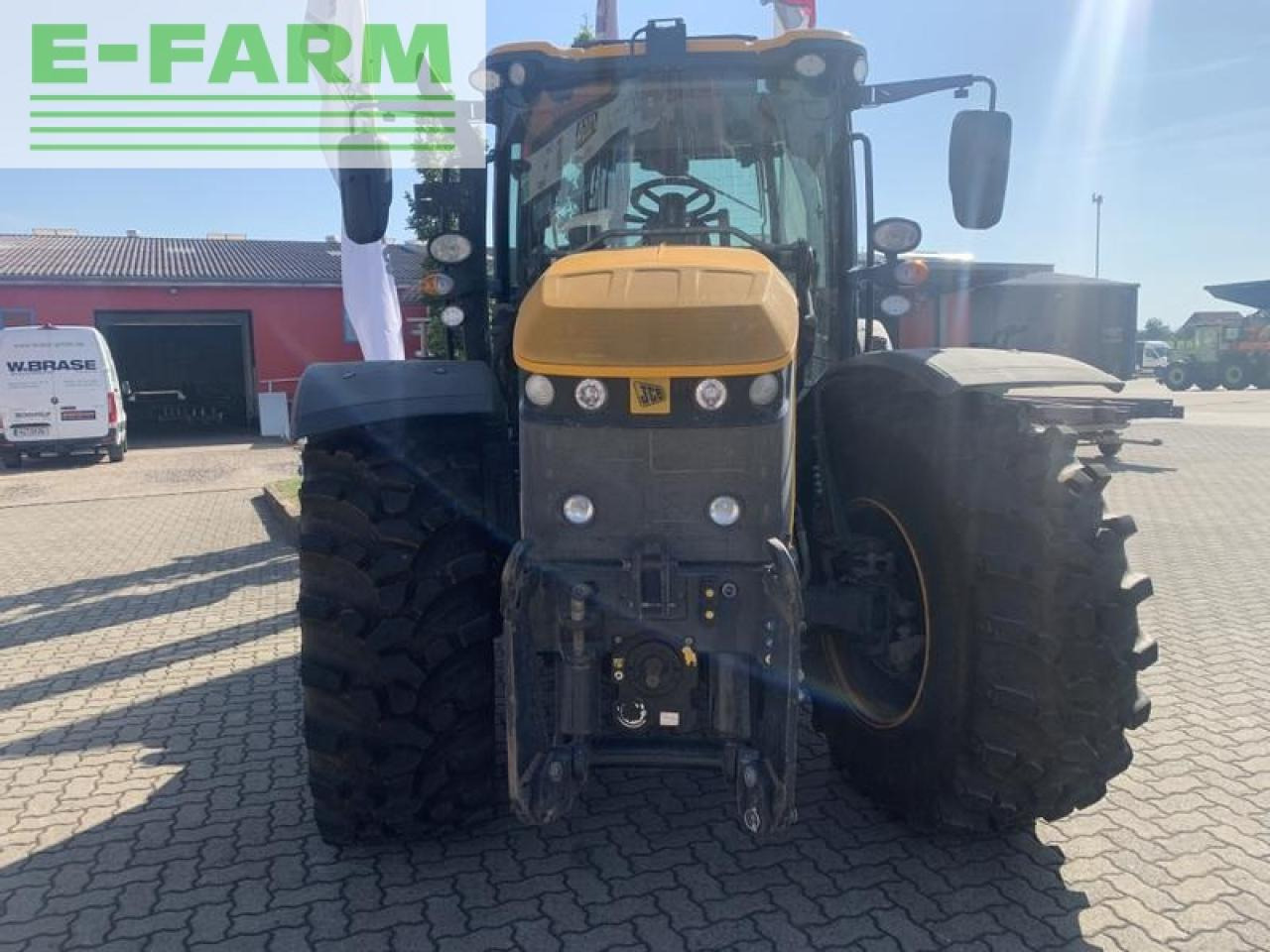 JCB 4220 fasttrac mit jd-autotrac vorbereitung + stoll konsolen - Трактор: фото 2 JCB 4220 fasttrac mit jd-autotrac vorbereitung + stoll konsolen - Трактор: фото 2