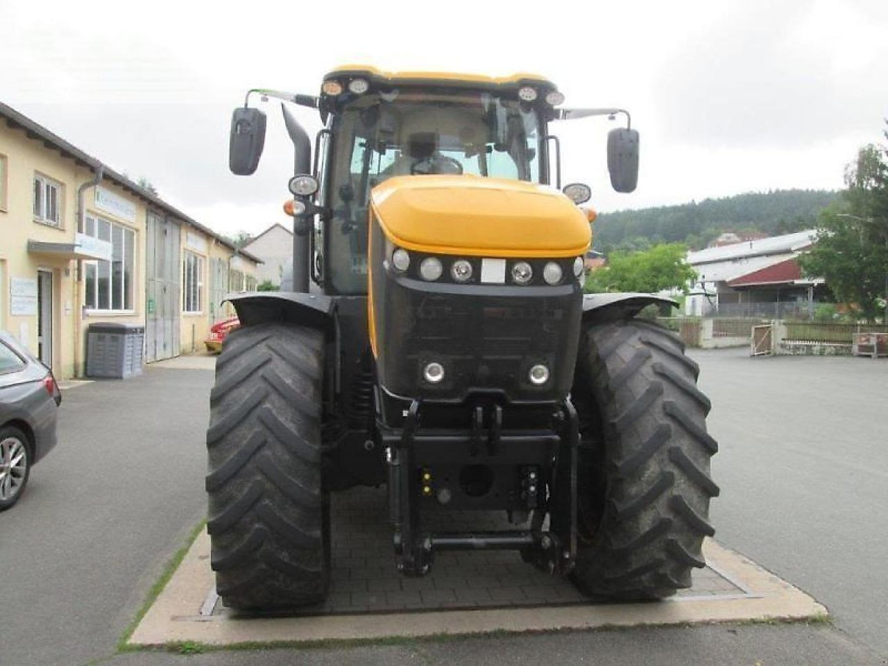 Трактор JCB 8330: фото 6