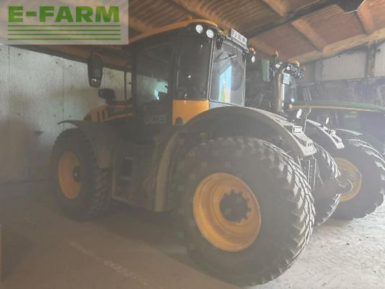 JCB fastrac 4220 - Трактор: фото 2 JCB fastrac 4220 - Трактор: фото 2