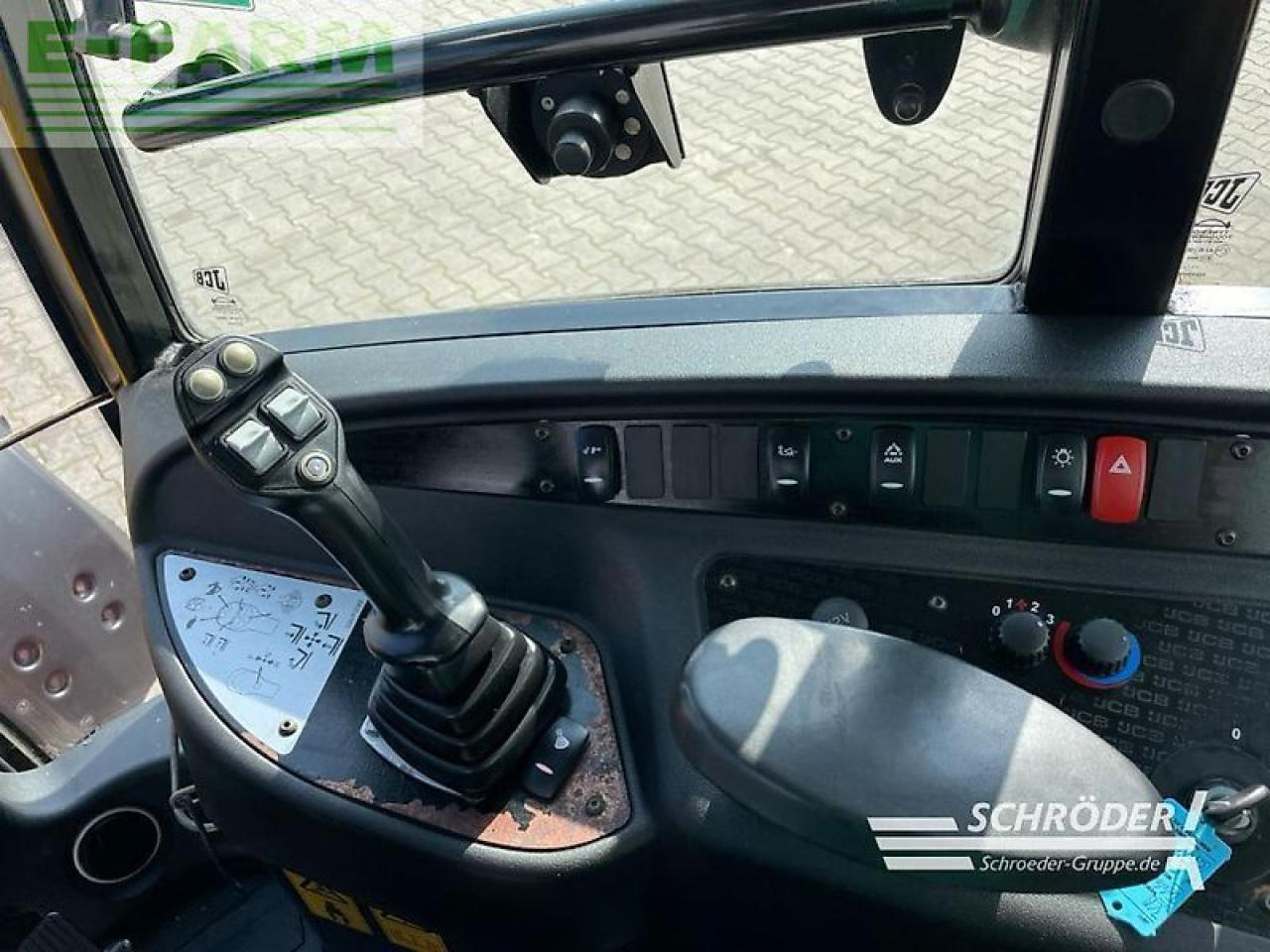 Мини-экскаватор JCB tm 220: фото 15