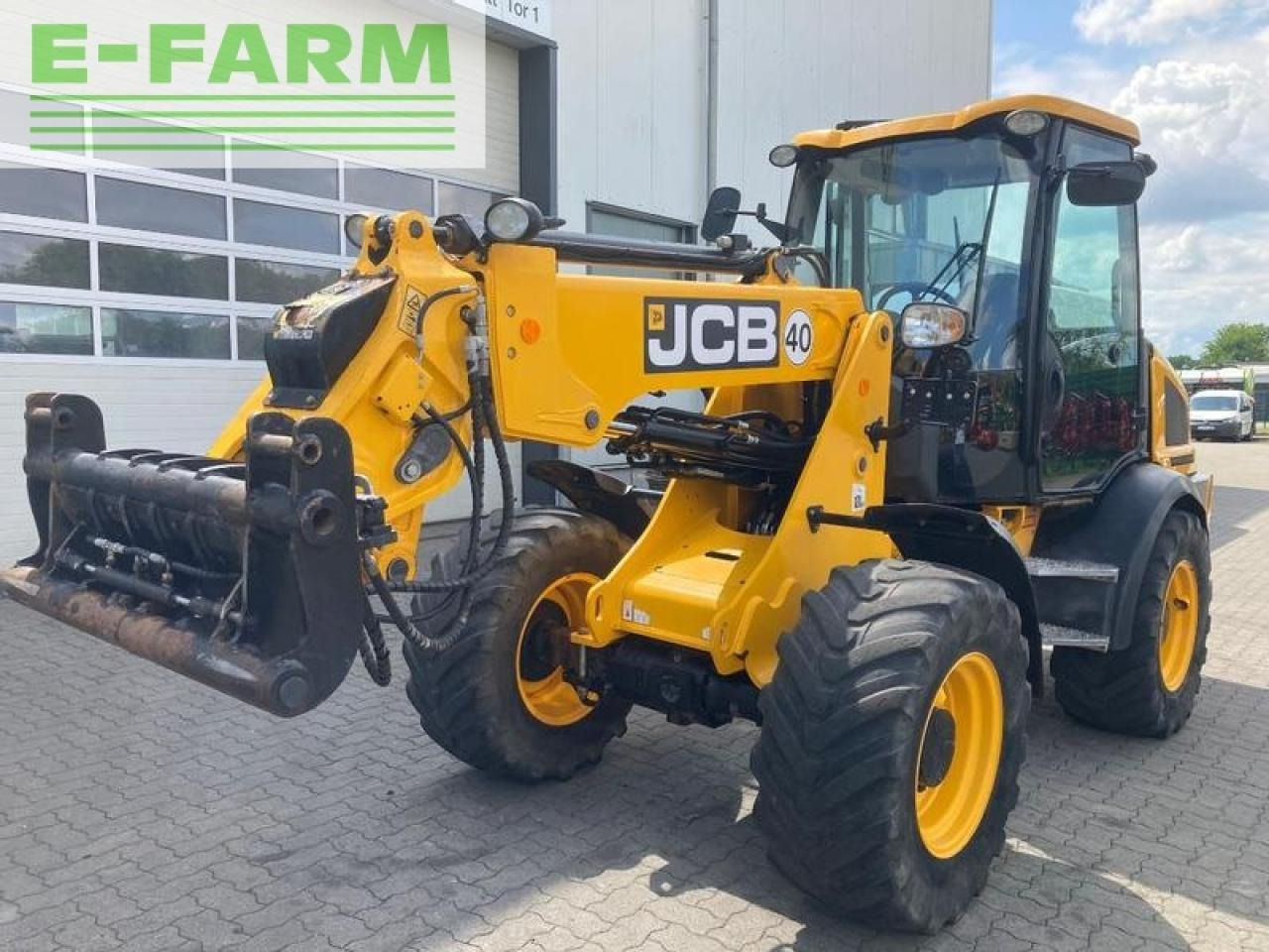 JCB tm220t4a - Мини-экскаватор: фото 2 JCB tm220t4a - Мини-экскаватор: фото 2