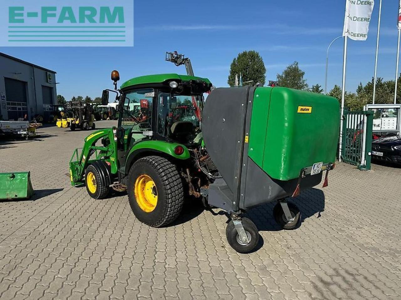 John Deere 3720 - Трактор: фото 3 John Deere 3720 - Трактор: фото 3