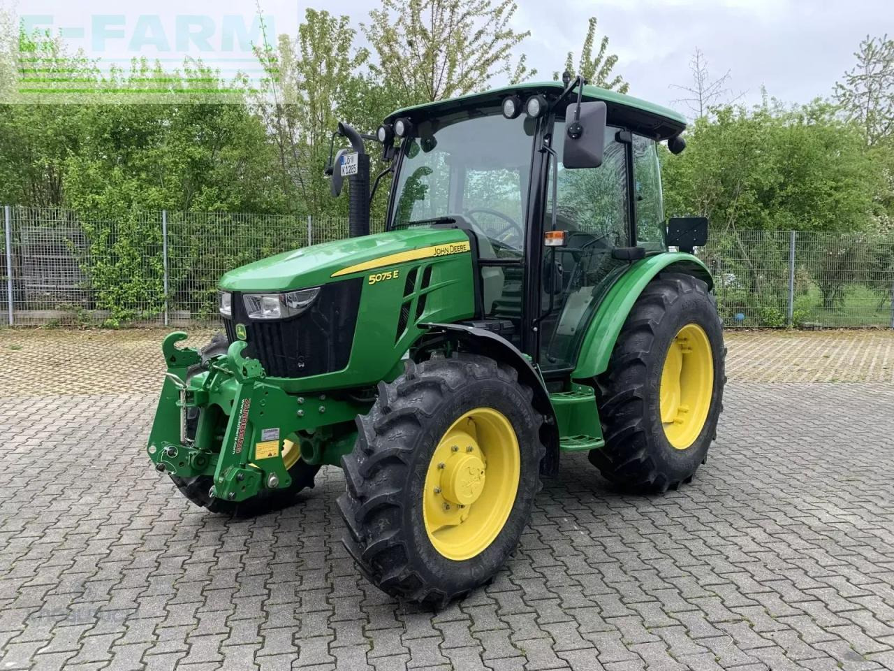 John Deere 5075 e - Трактор: фото 1 John Deere 5075 e - Трактор: фото 1