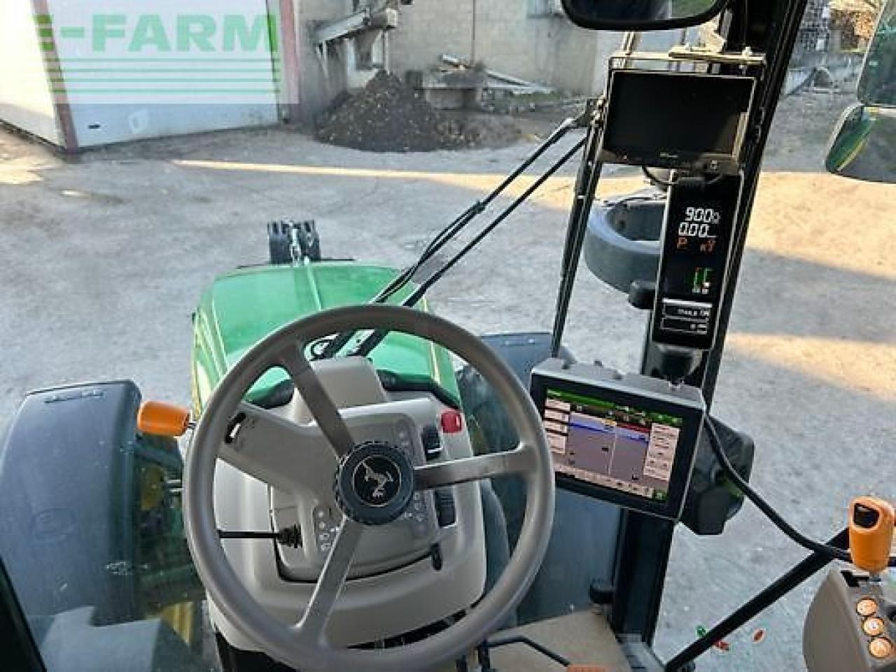 Трактор John Deere 5100r: фото 10