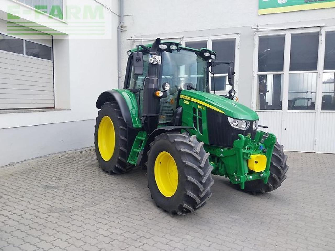 John Deere 6120m - Трактор: фото 2 John Deere 6120m - Трактор: фото 2