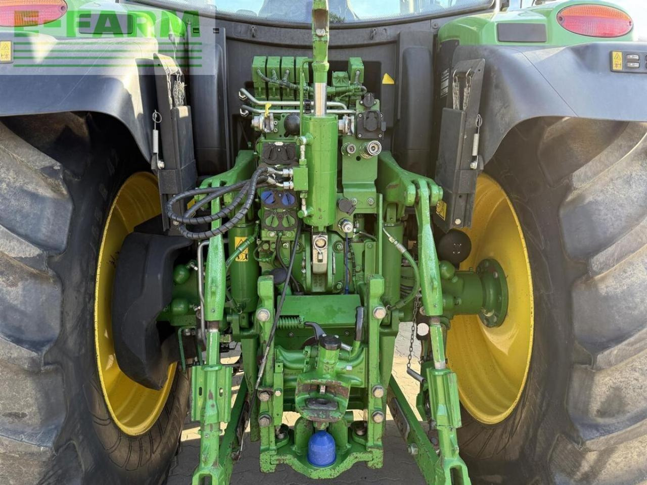 Трактор John Deere 6155r: фото 6