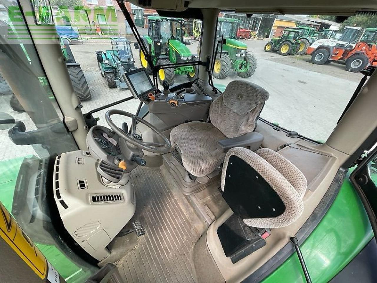 Трактор John Deere 6175 r: фото 13