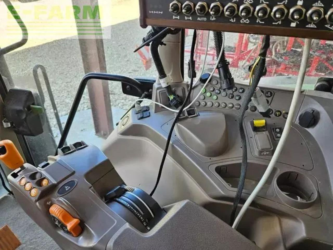Трактор John Deere 6175m: фото 6