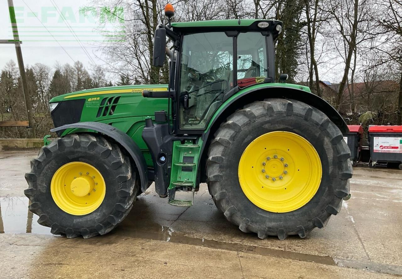 Трактор John Deere 6215r: фото 9