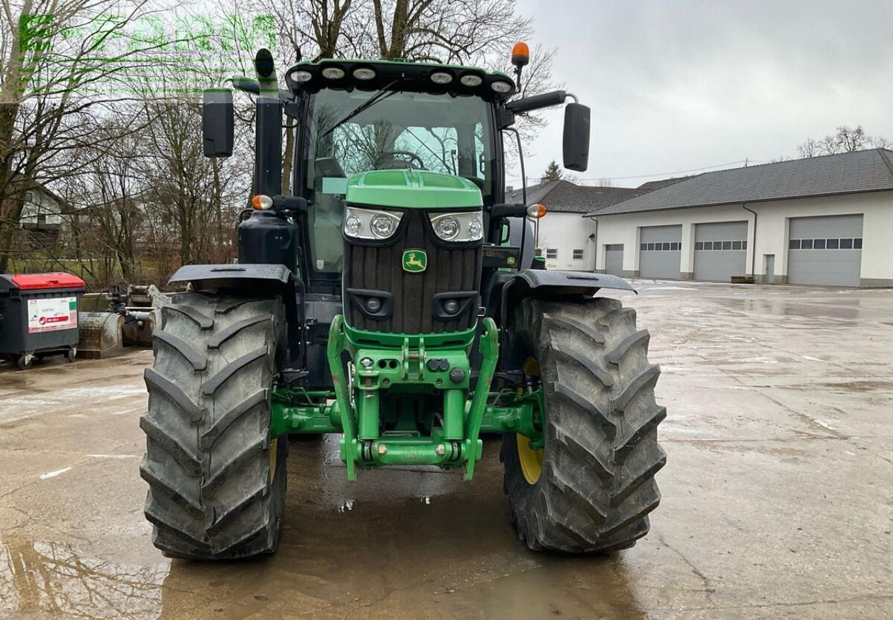 Трактор John Deere 6215r: фото 6