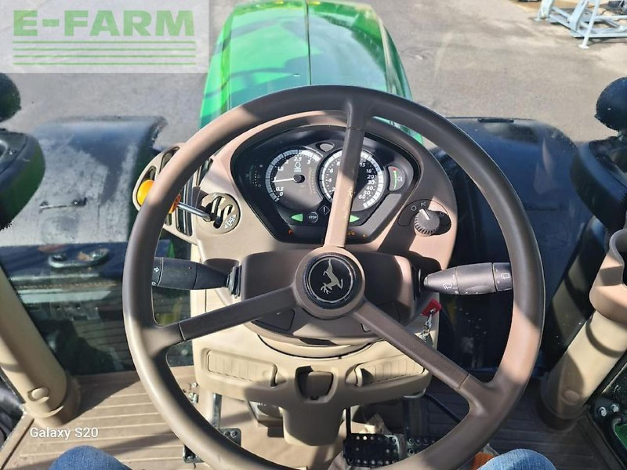 Трактор John Deere 6215r: фото 8