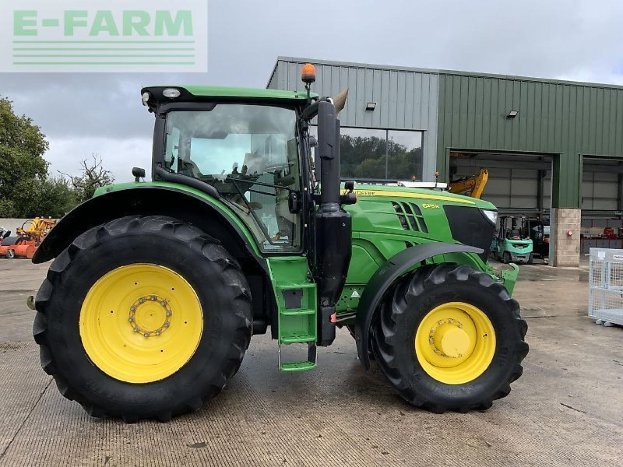 John Deere 6215r tractor (st23985) - Трактор: фото 1 John Deere 6215r tractor (st23985) - Трактор: фото 1