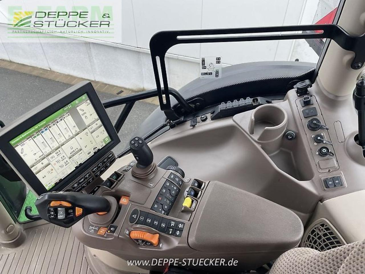 Трактор John Deere 6250r: фото 6