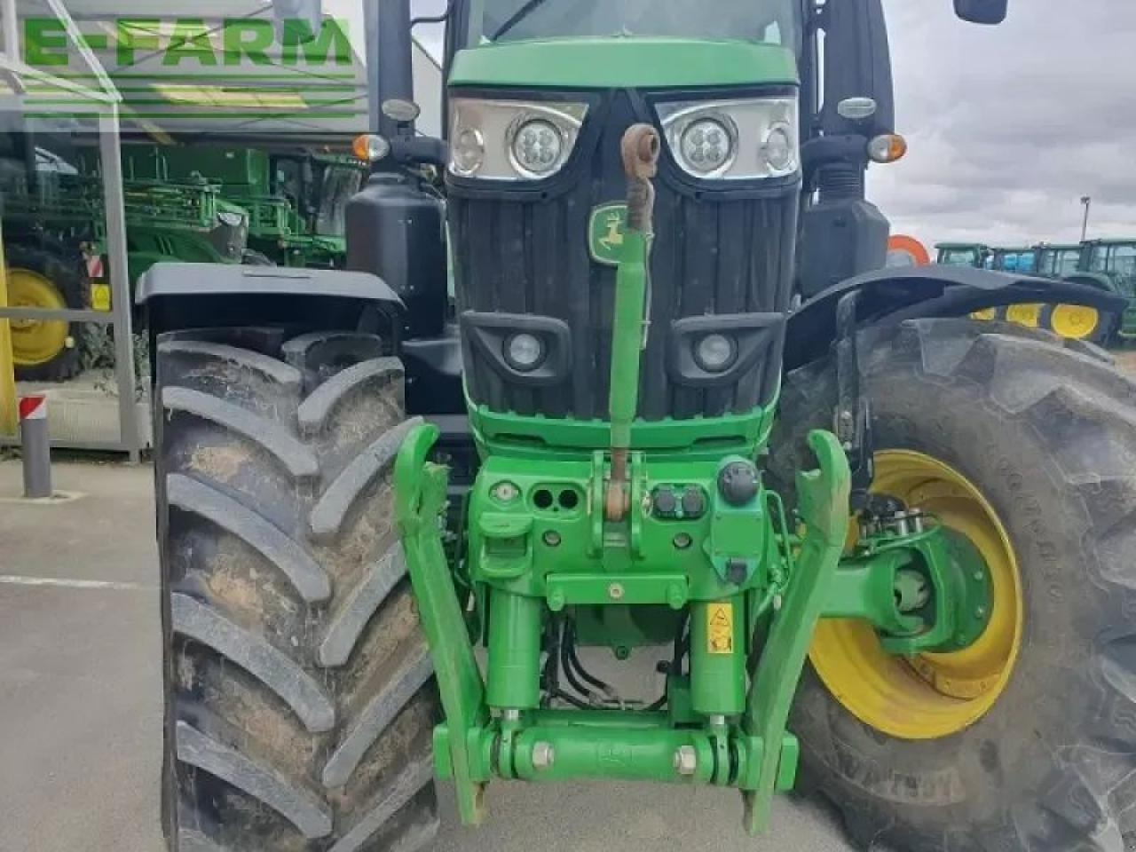 Трактор John Deere 6250r: фото 6