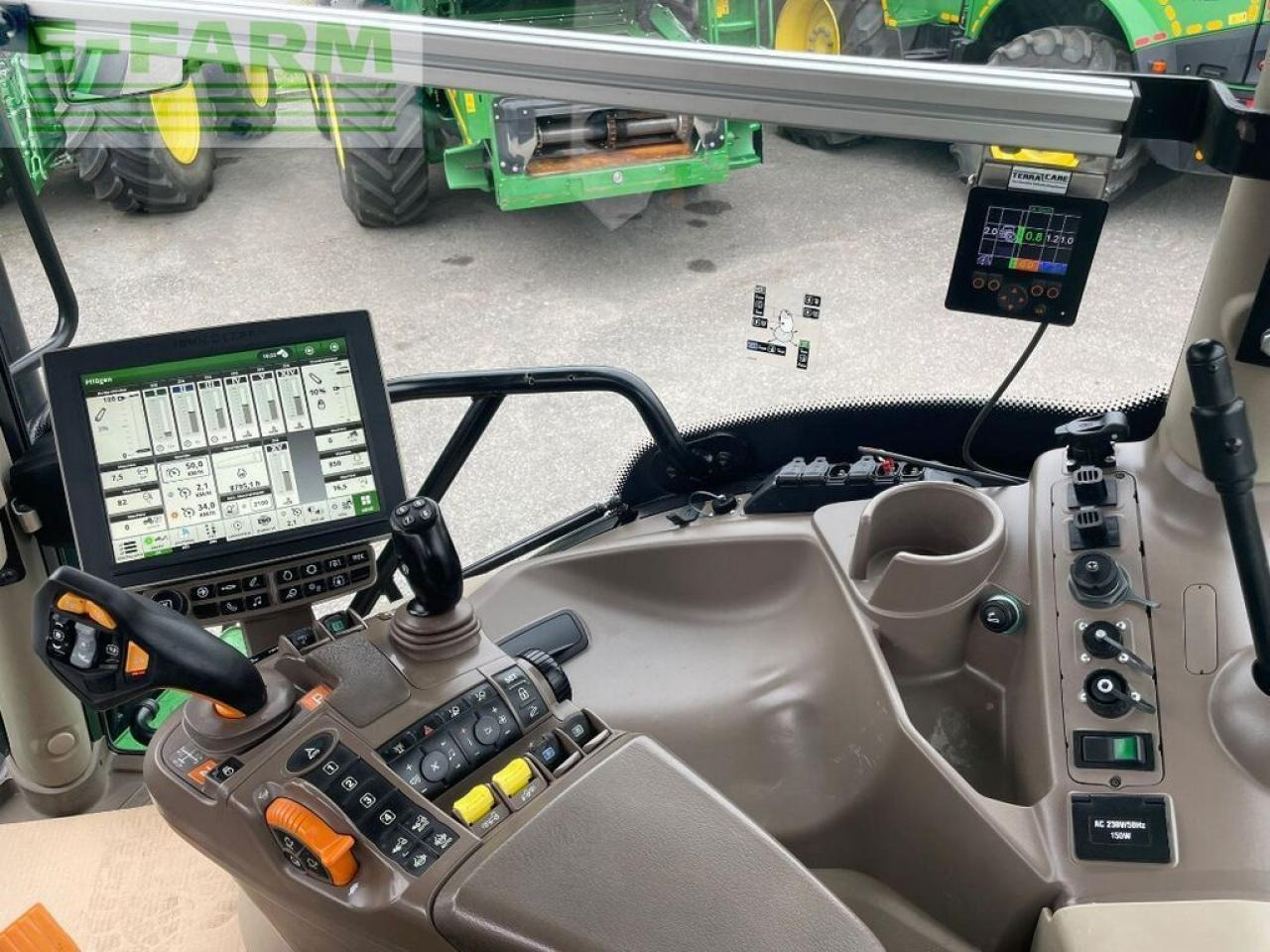 Трактор John Deere 6250r: фото 7