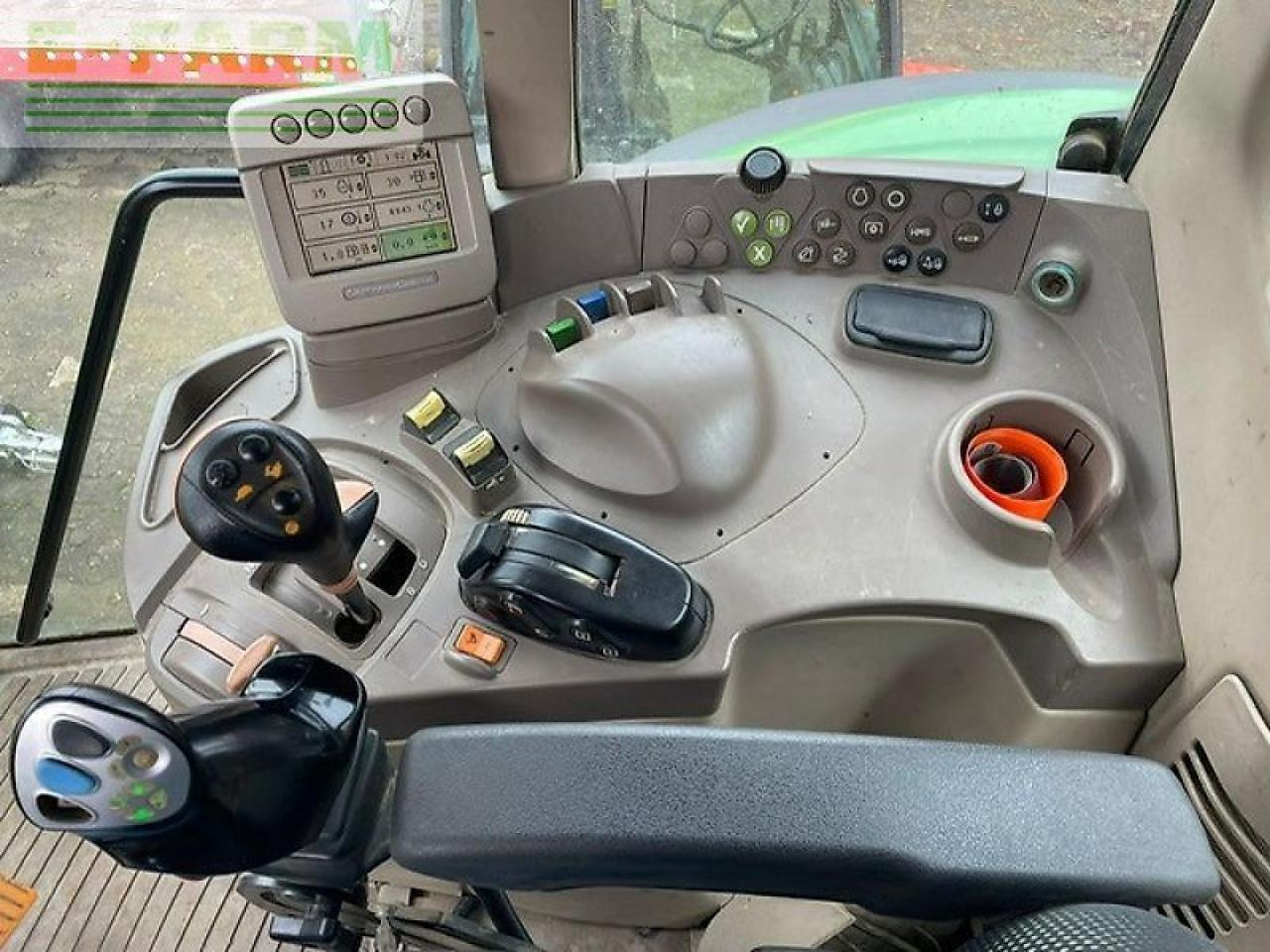 John Deere 6830 premium - Трактор: фото 3 John Deere 6830 premium - Трактор: фото 3
