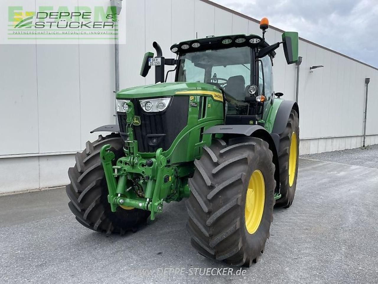John Deere 6r 215 - Трактор: фото 3 John Deere 6r 215 - Трактор: фото 3
