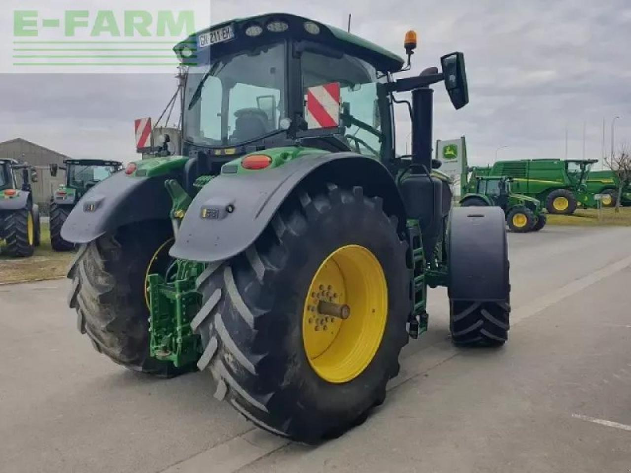 John Deere 6r 250 - Трактор: фото 3 John Deere 6r 250 - Трактор: фото 3