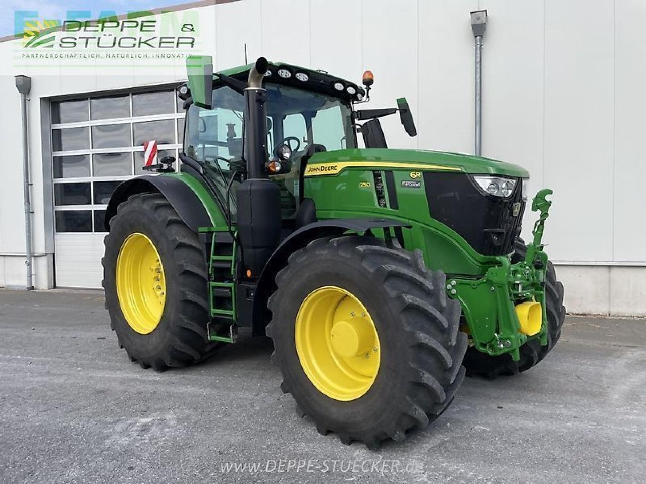 John Deere 6r 250 - Трактор: фото 4 John Deere 6r 250 - Трактор: фото 4