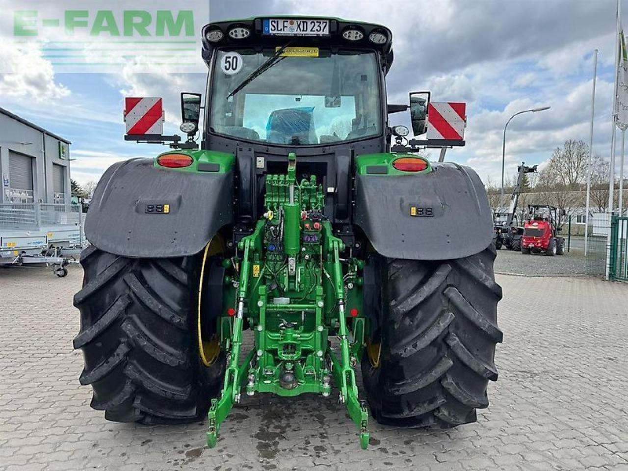 John Deere 6r 250 - Трактор: фото 4 John Deere 6r 250 - Трактор: фото 4