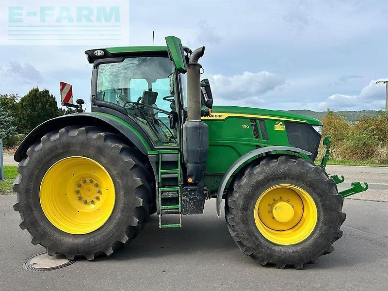 John Deere 6r 250 - Трактор: фото 3 John Deere 6r 250 - Трактор: фото 3