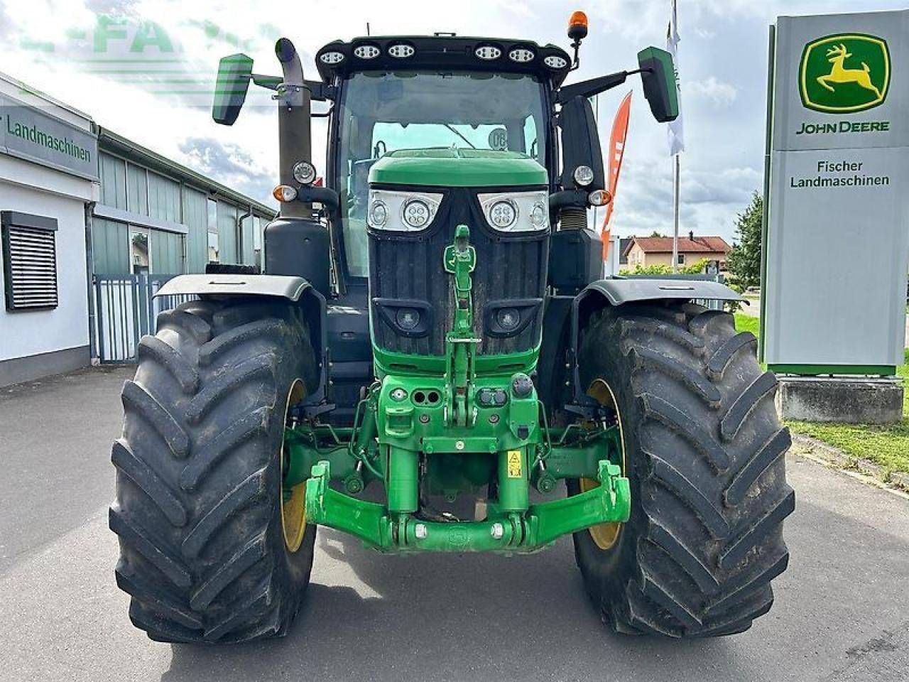 John Deere 6r 250 - Трактор: фото 2 John Deere 6r 250 - Трактор: фото 2