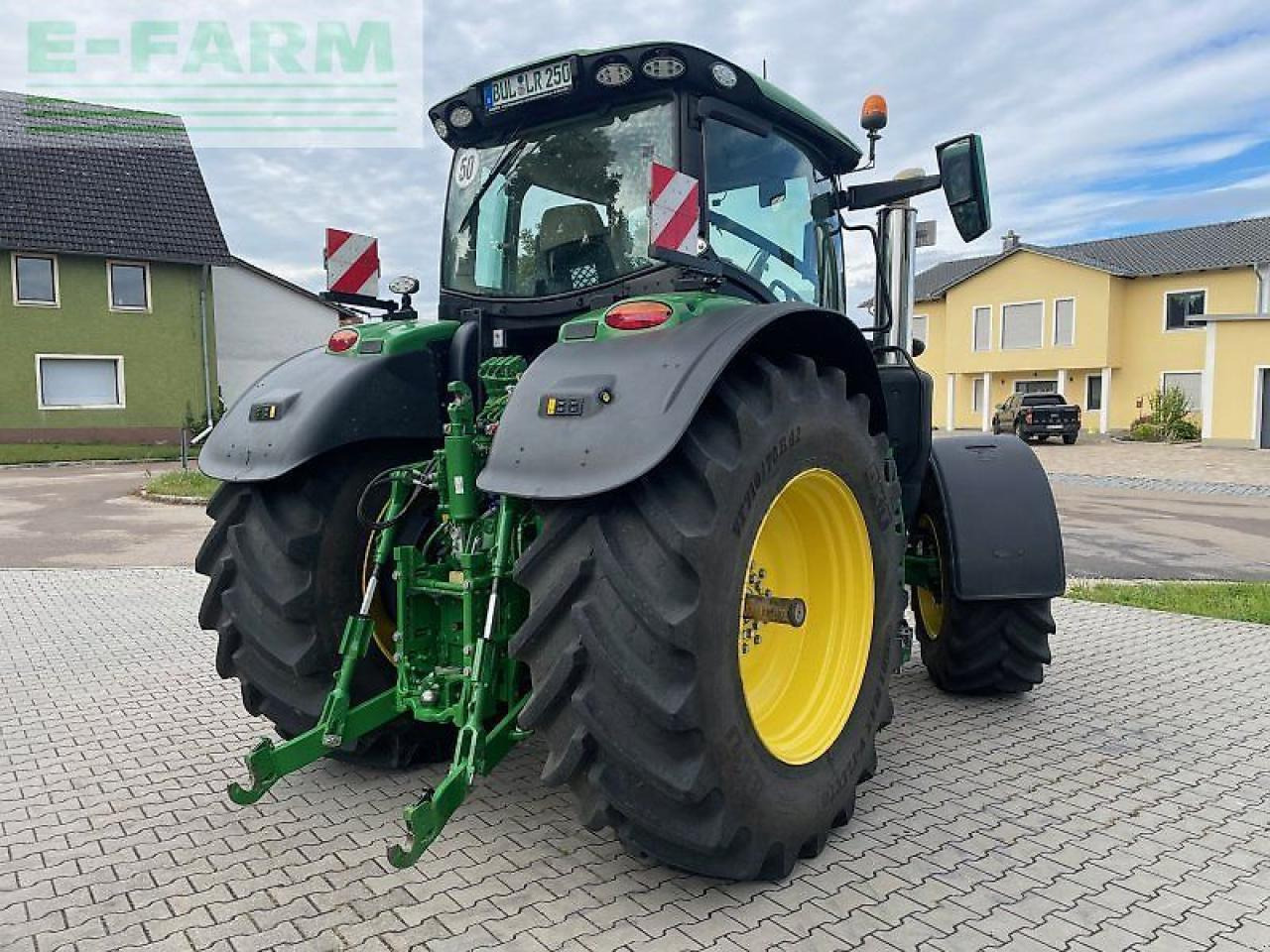 John Deere 6r 250 - Трактор: фото 3 John Deere 6r 250 - Трактор: фото 3