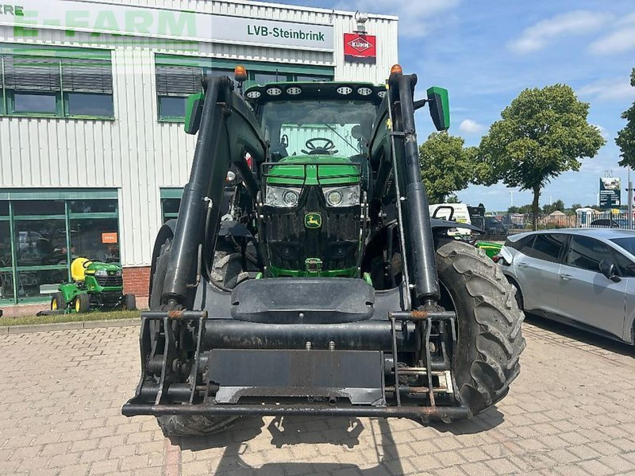 John Deere 6r250 - Трактор: фото 2 John Deere 6r250 - Трактор: фото 2