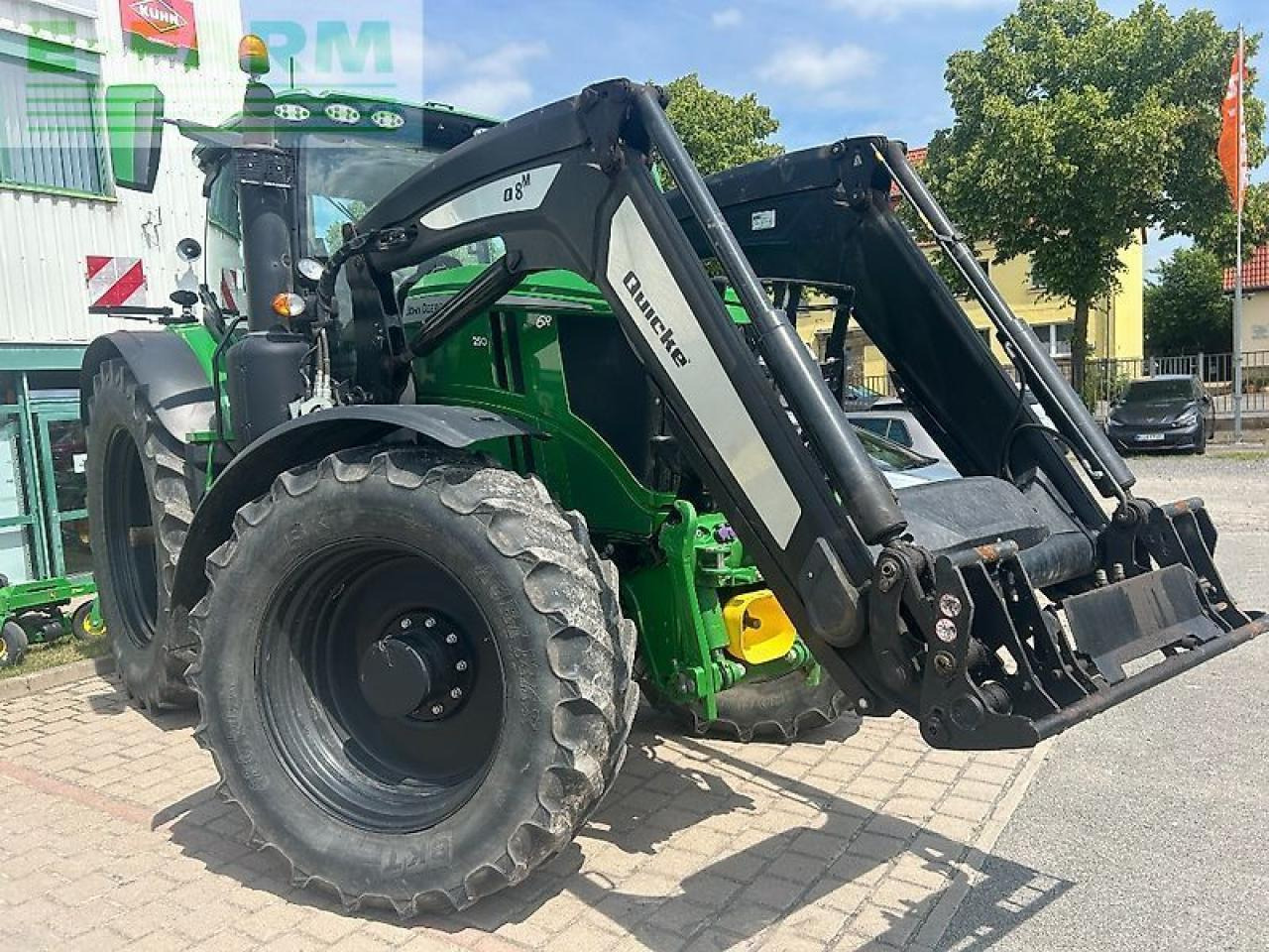 John Deere 6r250 - Трактор: фото 3 John Deere 6r250 - Трактор: фото 3