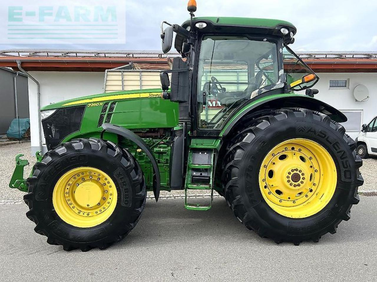 John Deere 7260 r mit einer guten ausstattung - Трактор: фото 2 John Deere 7260 r mit einer guten ausstattung - Трактор: фото 2