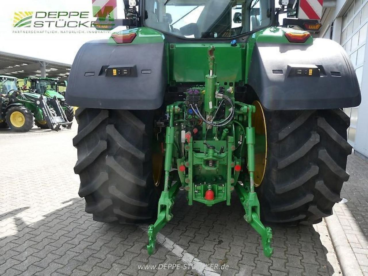 John Deere 7r 330 - Трактор: фото 5 John Deere 7r 330 - Трактор: фото 5