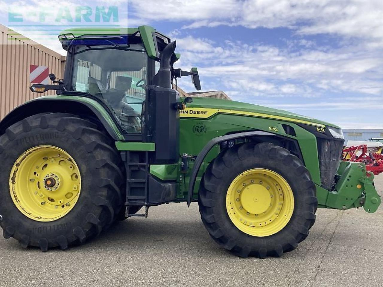 John Deere 8r 370 - Трактор: фото 2 John Deere 8r 370 - Трактор: фото 2
