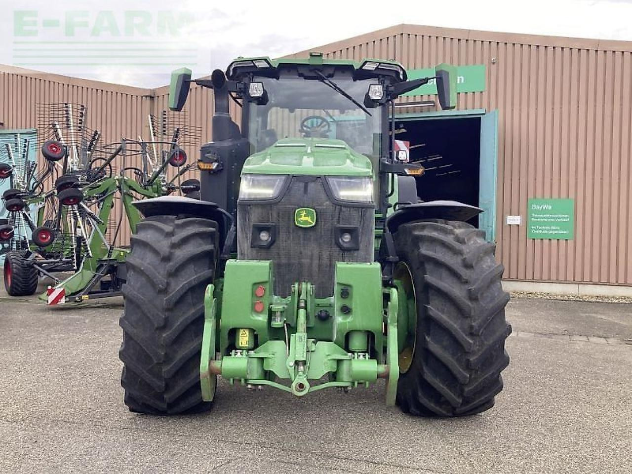 John Deere 8r 370 - Трактор: фото 3 John Deere 8r 370 - Трактор: фото 3