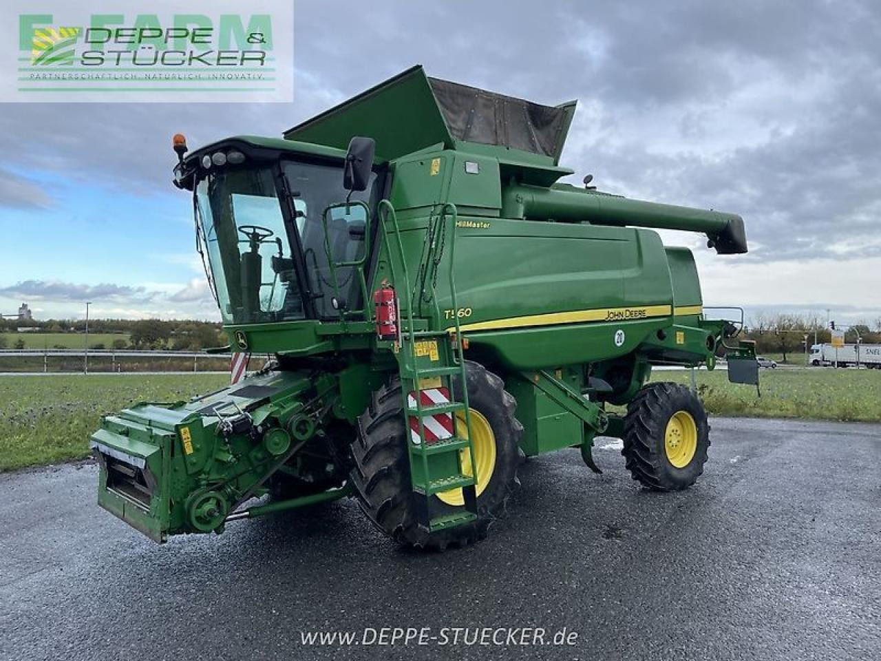 John Deere t560 hillmaster mit 620r und rapstisch - Зерноуборочный комбайн: фото 1 John Deere t560 hillmaster mit 620r und rapstisch - Зерноуборочный комбайн: фото 1