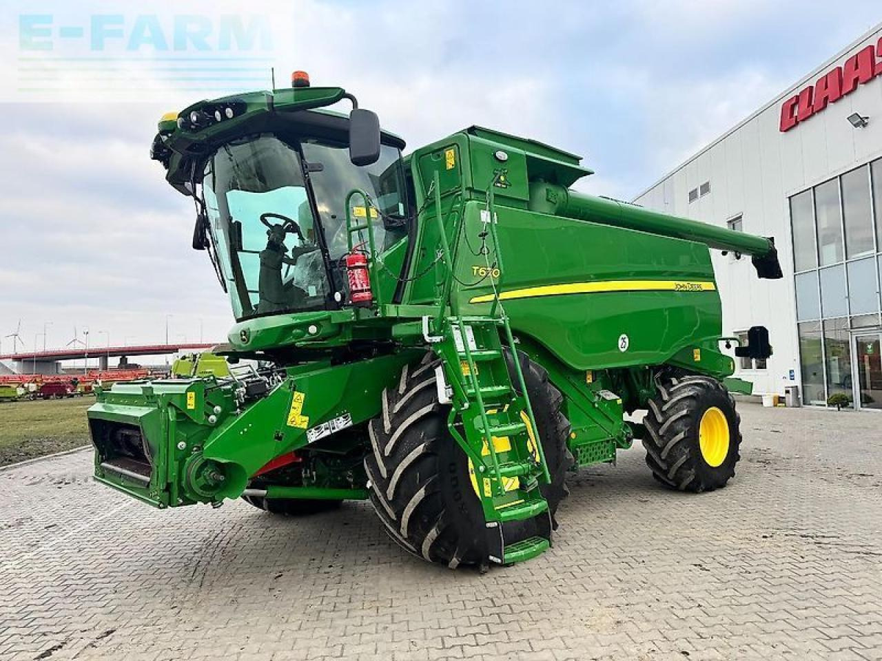 John Deere t670i - Зерноуборочный комбайн: фото 1 John Deere t670i - Зерноуборочный комбайн: фото 1